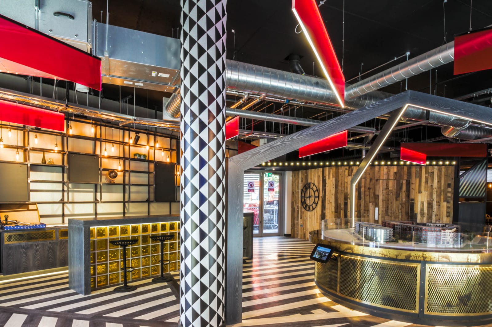 Augmented Reality Signage: Bridging the Physical and Digital Worlds in Dubai