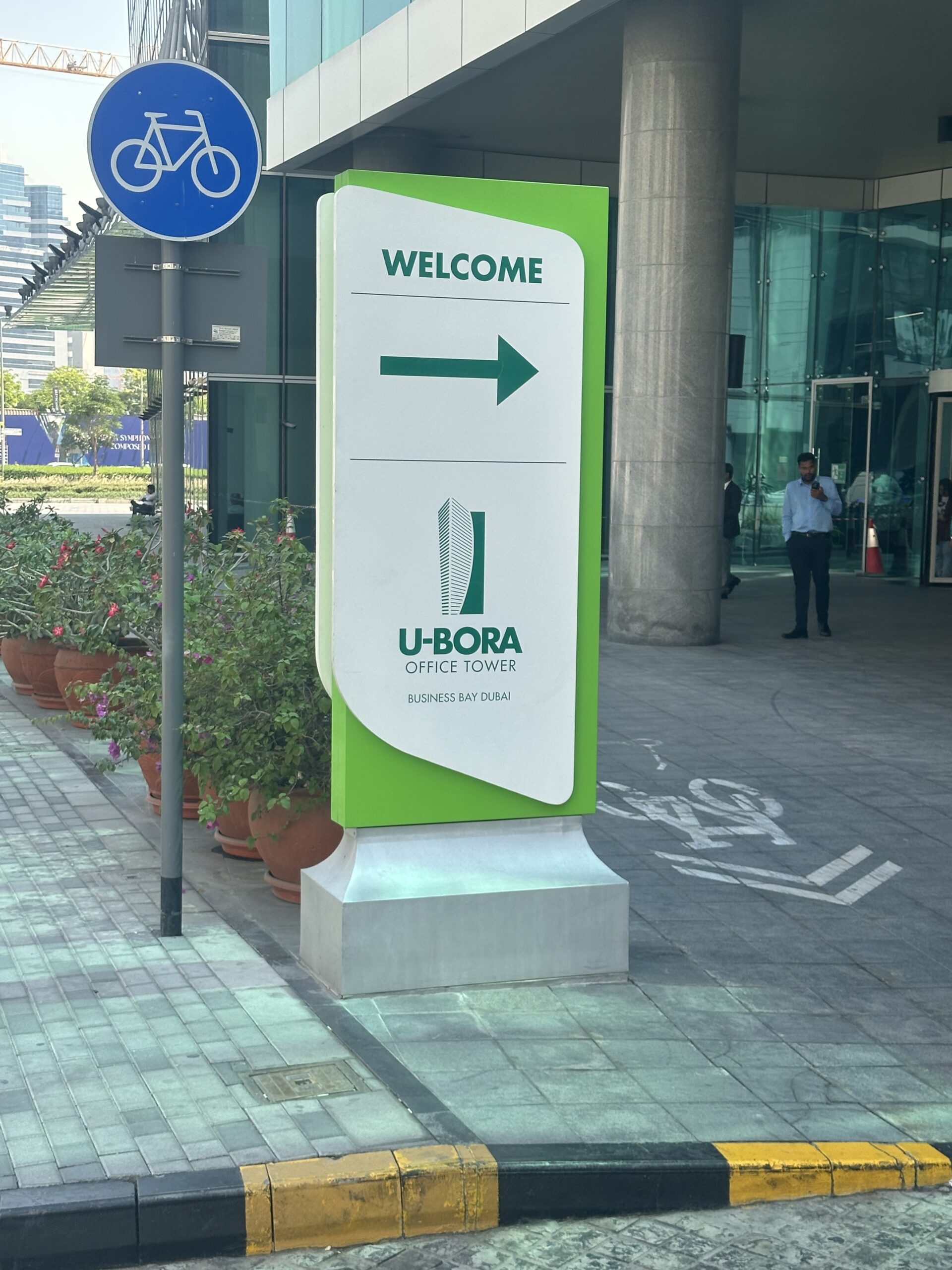 How Outdoor Signage Supports Local Business Marketing Efforts